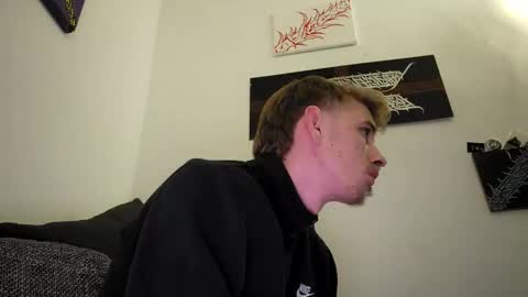 Snapshot of graff4 chatting on 12-25-24, 11:42 Smallcom online show from 12-25-24, 11:42