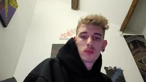 Snapshot of graff4 chatting on 12-30-24, 12:22 Smallcom online show from 12-30-24, 12:22