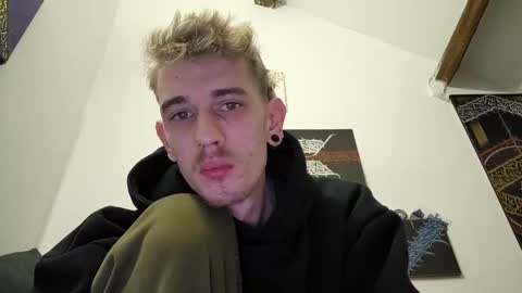 Snapshot of graff4 chatting on 12-30-24, 07:11 Smallcom online show from 12-30-24, 07:11