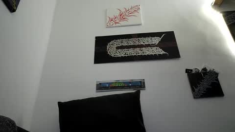 Snapshot of graff4 chatting on 01-12-25, 12:39 Smallcom online show from 01-12-25, 12:39