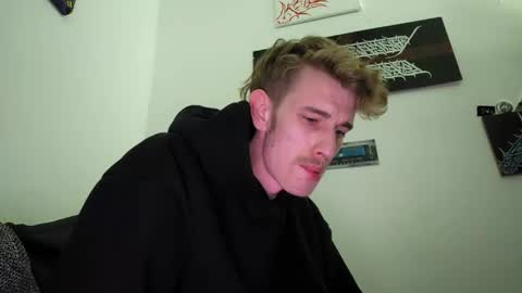 Snapshot of graff4 chatting on 02-08-25, 12:38 Smallcom online show from 02-08-25, 12:38