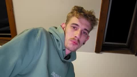 Snapshot of graff4 chatting on 11-29-25, 10:02 Smallcom online show from 11-29-25, 10:02