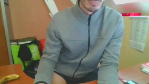 Snapshot of grandbi chatting on 01-09-25, 01:02 grandbi online show from 01-09-25, 01:02