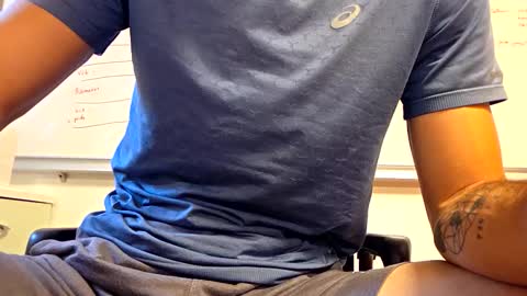 Snapshot of grandbi chatting on 09-17-25, 09:33 grandbi online show from 09-17-25, 09:33