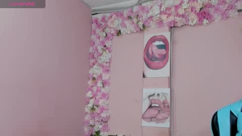 Snapshot of grandmother_milf chatting on 09-28-25, 07:19 Mi Name is violeta  online show from 09-28-25, 07:19