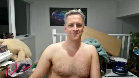 Snapshot of grattitude chatting on 10-21-25, 12:06 grattitude online show from 10-21-25, 12:06