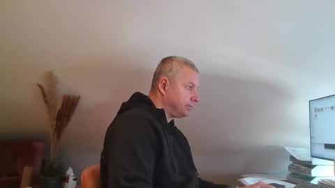 grau197077 online show from 03-12-26, 10:43