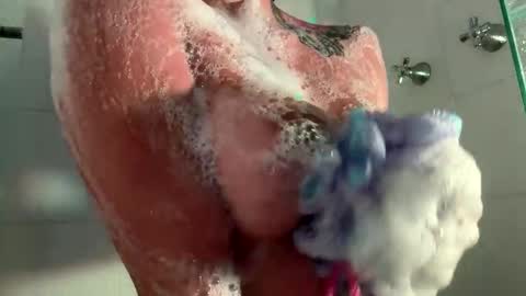 grayce blossoms24 online show from 10-20-25, 09:48