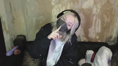 Snapshot of graylovescookies chatting on 12-18-24, 01:15 graylovescookies online show from 12-18-24, 01:15