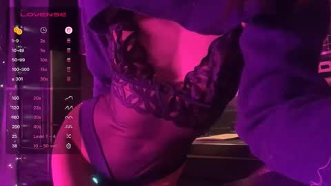 Snapshot of graylovescookies chatting on 03-25-26, 11:00 graylovescookies online show from 03-25-26, 11:00