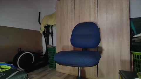 Snapshot of grayrosty chatting on 10-17-25, 01:46 grayrosty online show from 10-17-25, 01:46