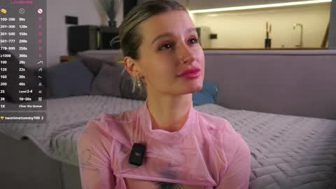 Kelly online show from 04-19-26, 02:27