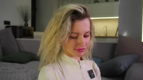 Kelly online show from 04-23-26, 03:14