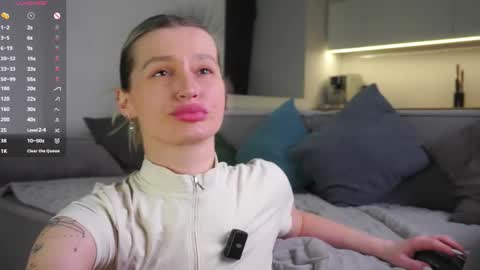 Kelly online show from 04-29-26, 02:32