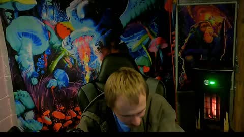 Snapshot of greenlungs8195 chatting on 12-20-24, 05:47 Greenlungs8195 online show from 12-20-24, 05:47