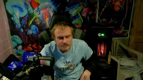 Snapshot of greenlungs8195 chatting on 12-29-24, 06:35 Greenlungs8195 online show from 12-29-24, 06:35