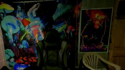 Snapshot of greenlungs8195 chatting on 12-29-24, 12:45 Greenlungs8195 online show from 12-29-24, 12:45