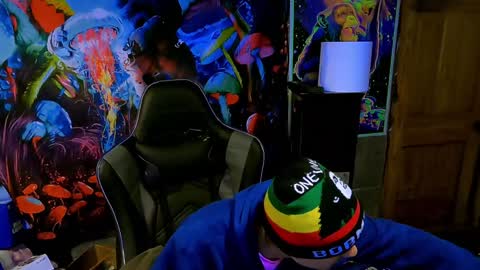 Snapshot of greenlungs8195 chatting on 02-08-25, 09:13 Greenlungs8195 online show from 02-08-25, 09:13