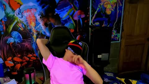 Snapshot of greenlungs8195 chatting on 02-08-25, 12:17 Greenlungs8195 online show from 02-08-25, 12:17