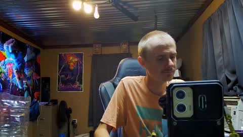 Snapshot of greenlungs8195 chatting on 09-20-25, 10:05 Greenlungs8195 online show from 09-20-25, 10:05