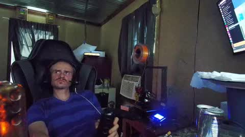 Snapshot of greenlungs8195 chatting on 10-06-25, 07:44 Greenlungs8195 online show from 10-06-25, 07:44