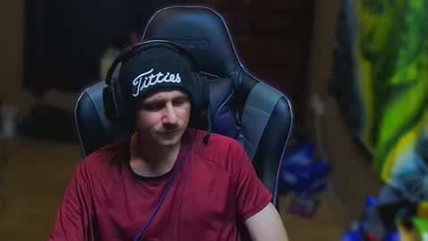 Snapshot of greenlungs8195 chatting on 11-25-25, 06:46 Greenlungs8195 online show from 11-25-25, 06:46