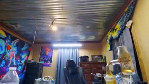 Snapshot of greenlungs8195 chatting on 02-27-26, 08:25 Greenlungs8195 online show from 02-27-26, 08:25