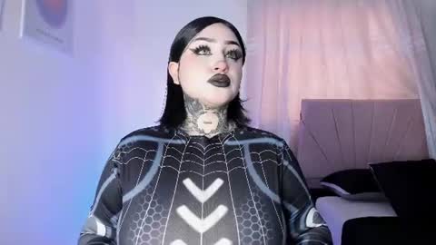   online show from 07-18-26, 06:12