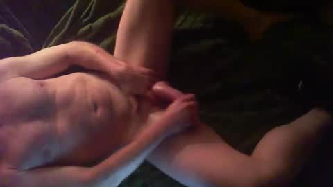 Snapshot of greenrooster1 chatting on 01-09-26, 09:01 greenrooster1 online show from 01-09-26, 09:01