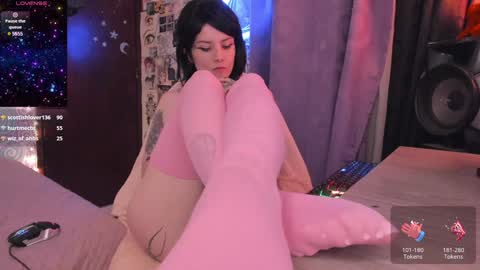 Snapshot of greenwine_gh chatting on 12-07-24, 12:19 Medussa online show from 12-07-24, 12:19