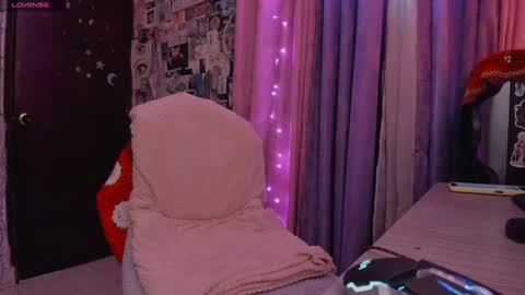 Snapshot of greenwine_gh chatting on 01-07-25, 09:46 Medussa online show from 01-07-25, 09:46