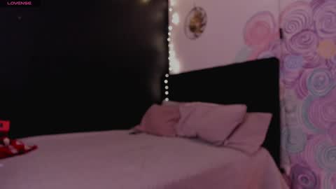 Snapshot of greenwine_gh chatting on 01-11-25, 12:12 Medussa online show from 01-11-25, 12:12