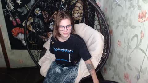 Lina online show from 09-18-25, 01:35