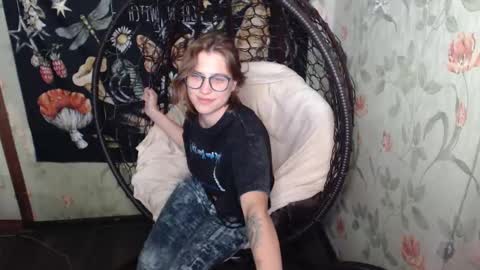 Lina online show from 09-19-25, 12:28