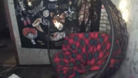 Snapshot of greenwitch9 chatting on 02-05-26, 11:15 Lina online show from 02-05-26, 11:15