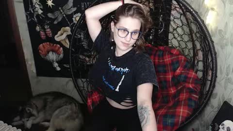 Snapshot of greenwitch9 chatting on 02-17-26, 12:45 Lina online show from 02-17-26, 12:45