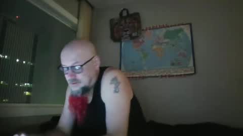 Snapshot of gregrev chatting on 01-01-25, 01:37 gregrev online show from 01-01-25, 01:37