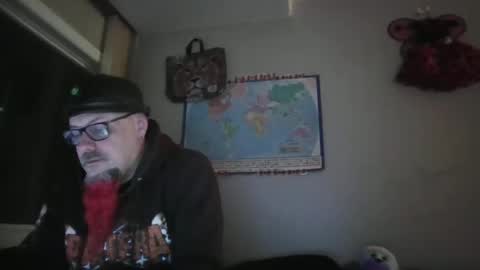 Snapshot of gregrev chatting on 10-09-25, 02:31 gregrev online show from 10-09-25, 02:31