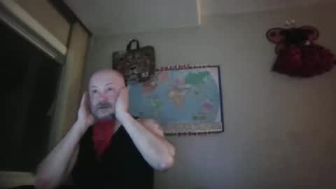 Snapshot of gregrev chatting on 10-10-25, 01:59 gregrev online show from 10-10-25, 01:59