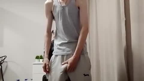 Snapshot of greonn chatting on 11-18-25, 08:19 Felix online show from 11-18-25, 08:19