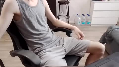 Felix online show from 04-27-26, 10:02