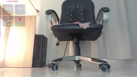 Snapshot of greta_bellucci chatting on 01-13-25, 08:04 Greta online show from 01-13-25, 08:04