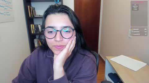 Snapshot of gretagat chatting on 02-18-25, 12:48 Greta online show from 02-18-25, 12:48