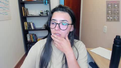 Snapshot of gretagat chatting on 02-19-25, 01:08 Greta online show from 02-19-25, 01:08