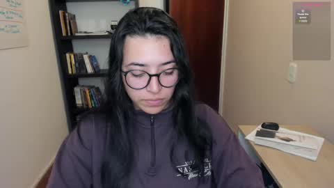 Snapshot of gretagat chatting on 02-20-25, 11:21 Greta online show from 02-20-25, 11:21