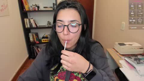 Snapshot of gretagat chatting on 09-14-25, 05:06 Greta online show from 09-14-25, 05:06