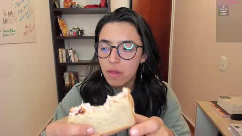 Snapshot of gretagat chatting on 09-22-25, 06:48 Greta online show from 09-22-25, 06:48