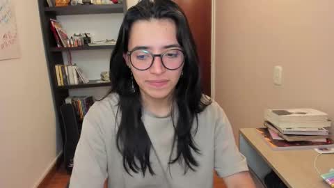 Snapshot of gretagat chatting on 11-28-25, 04:04 Greta online show from 11-28-25, 04:04