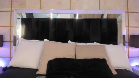 Greta Velvet  online show from 10-11-25, 07:56