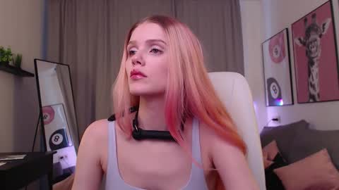 gretchen_mol online show from 11-29-25, 07:33